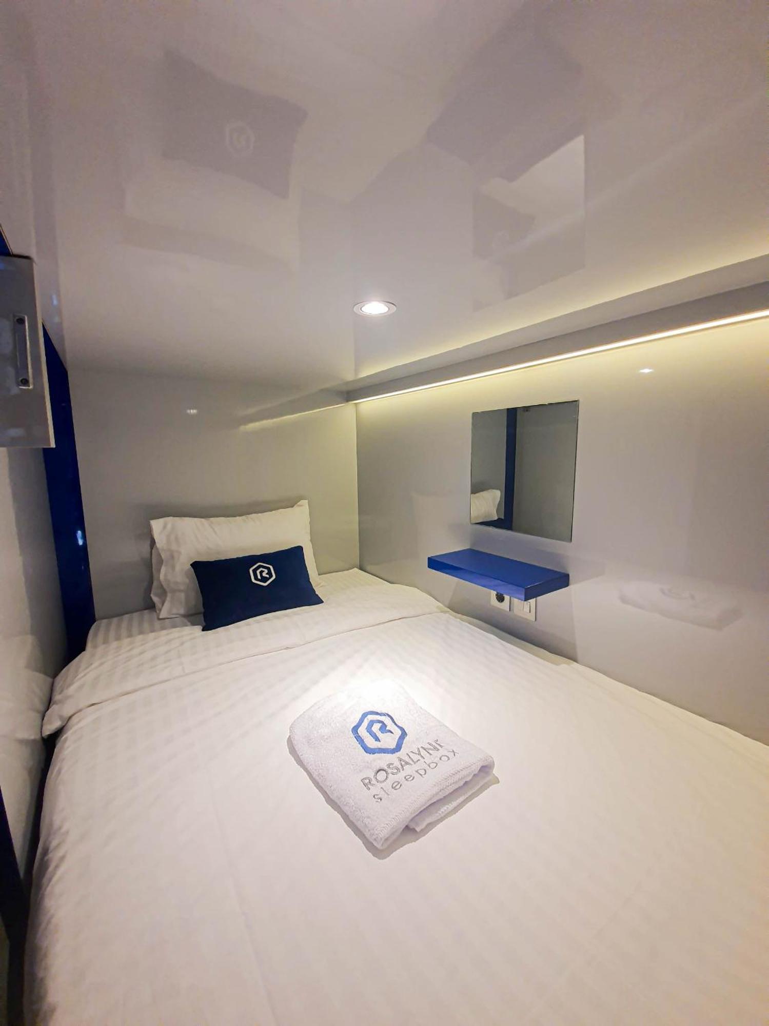 Rosalyne Sleepbox Tugu 2 Hotel Yogyakarta Buitenkant foto