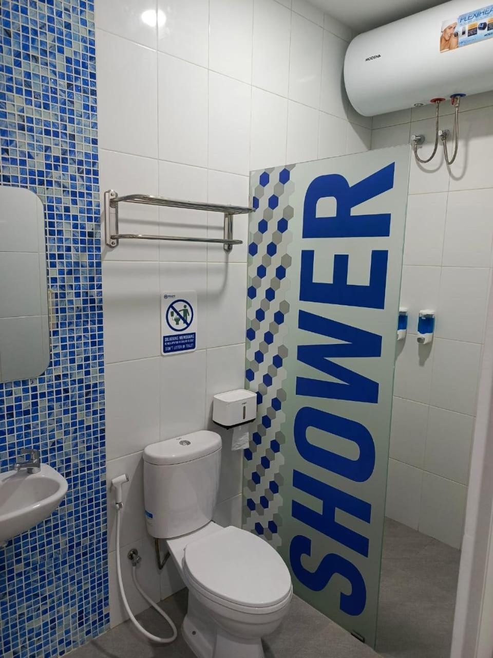 Rosalyne Sleepbox Tugu 2 Hotel Yogyakarta Buitenkant foto